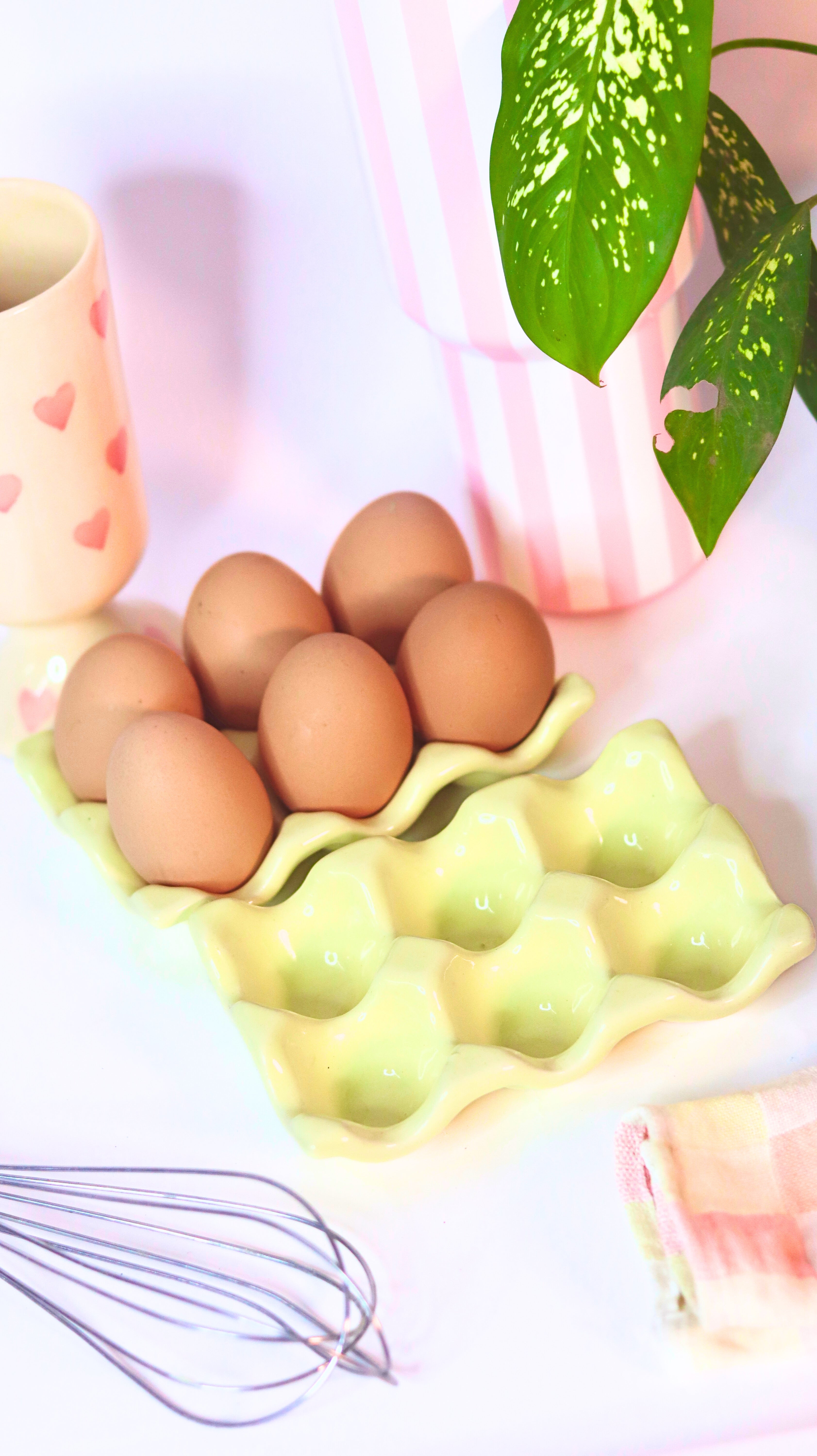 Egg-stra Cute ceramic egg tray in pastel hues by KLAEORA for kitchen decor and breakfast styling