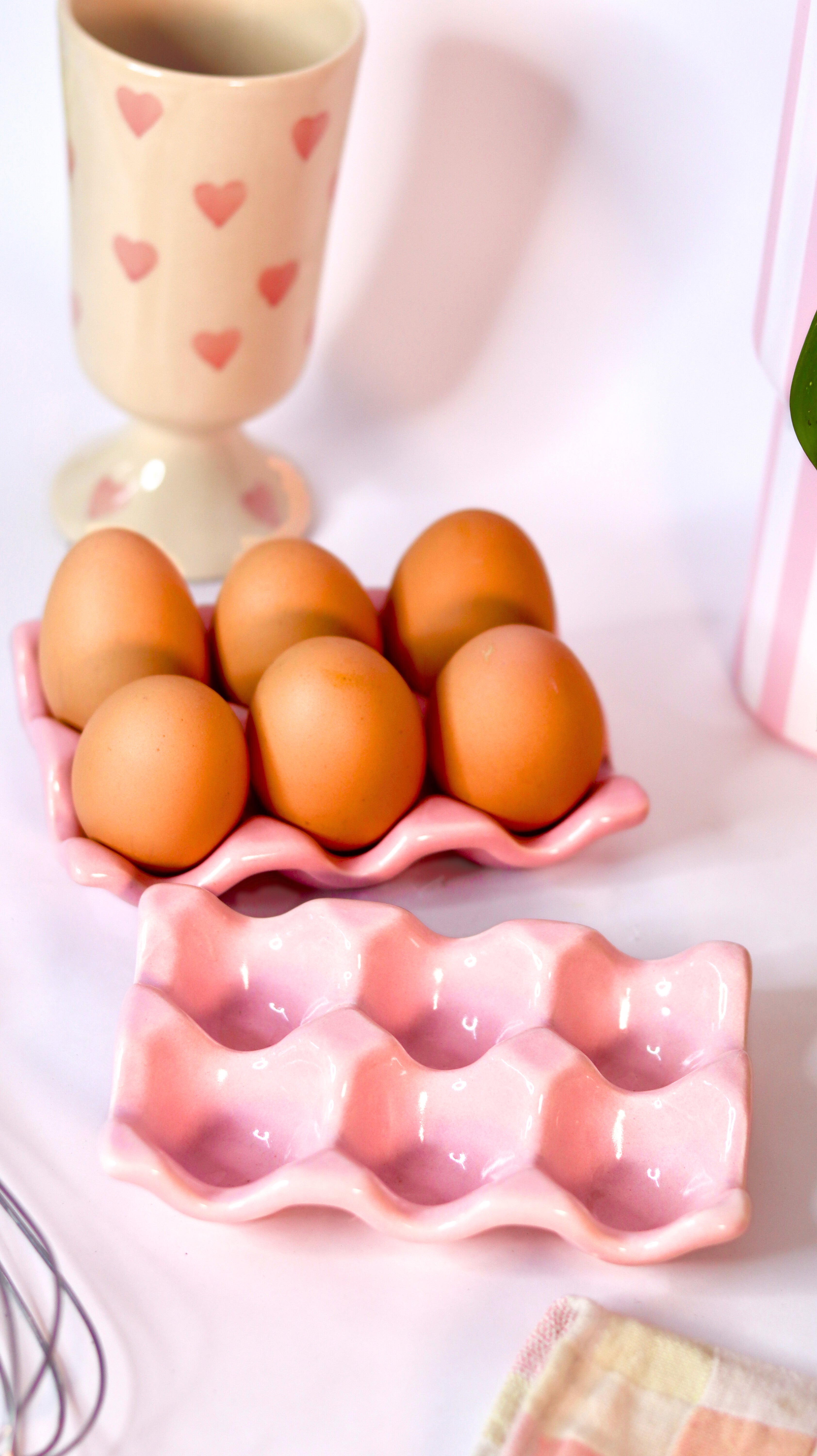 Egg-stra Cute ceramic egg tray in pastel hues by KLAEORA for kitchen decor and breakfast styling