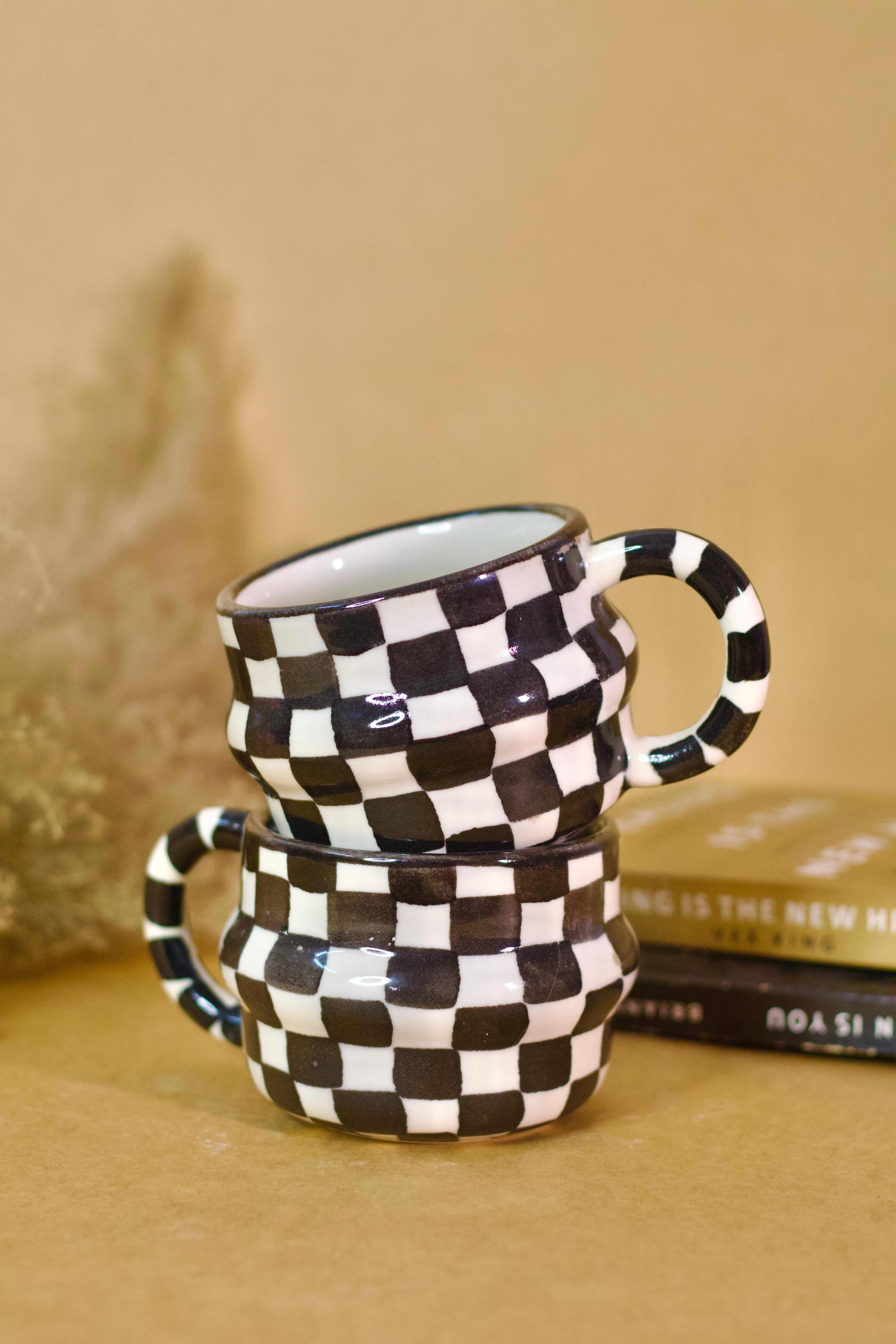 checkered mug

