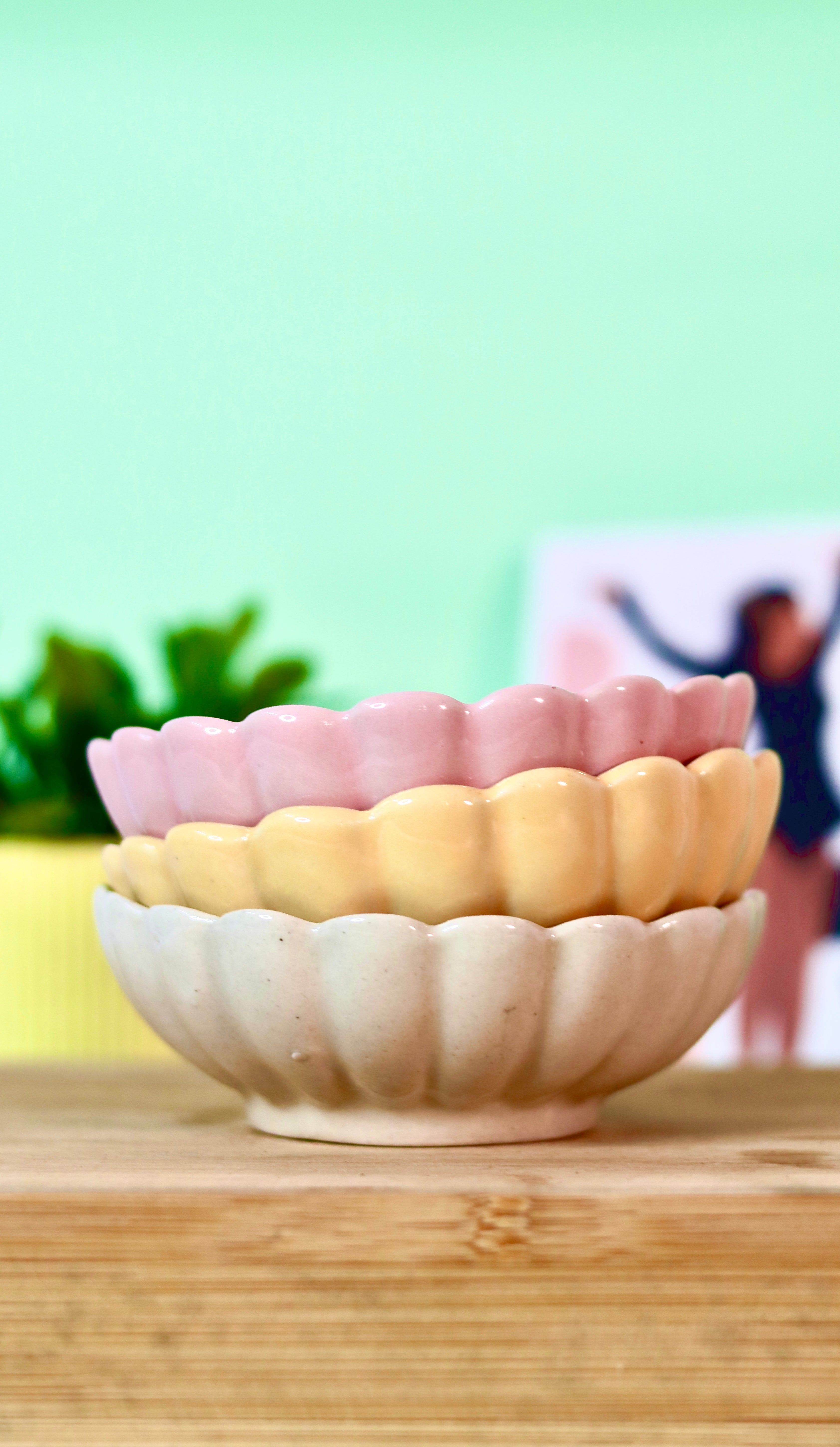 Yellow dessert bowl