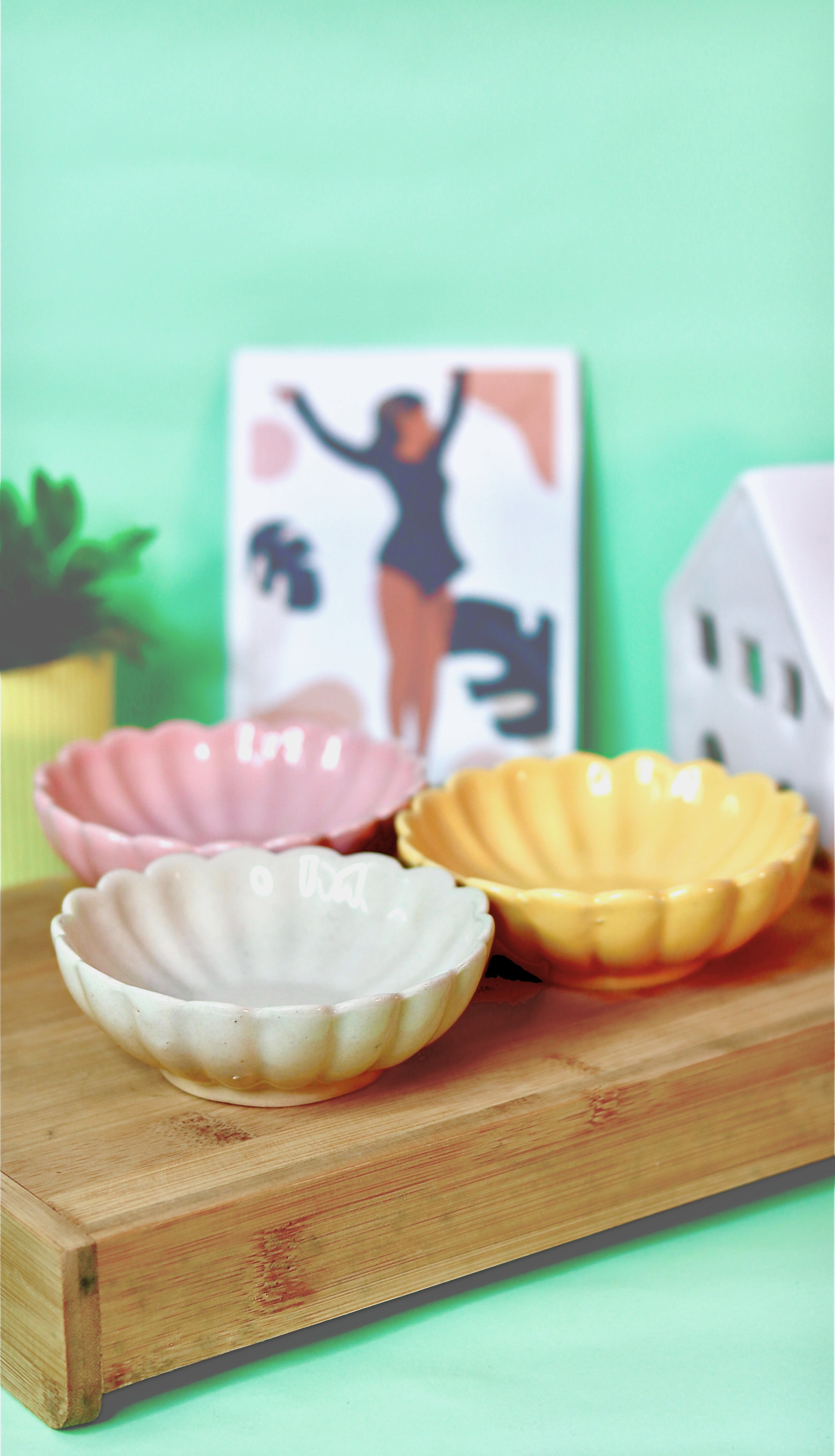 Yellow dessert bowl