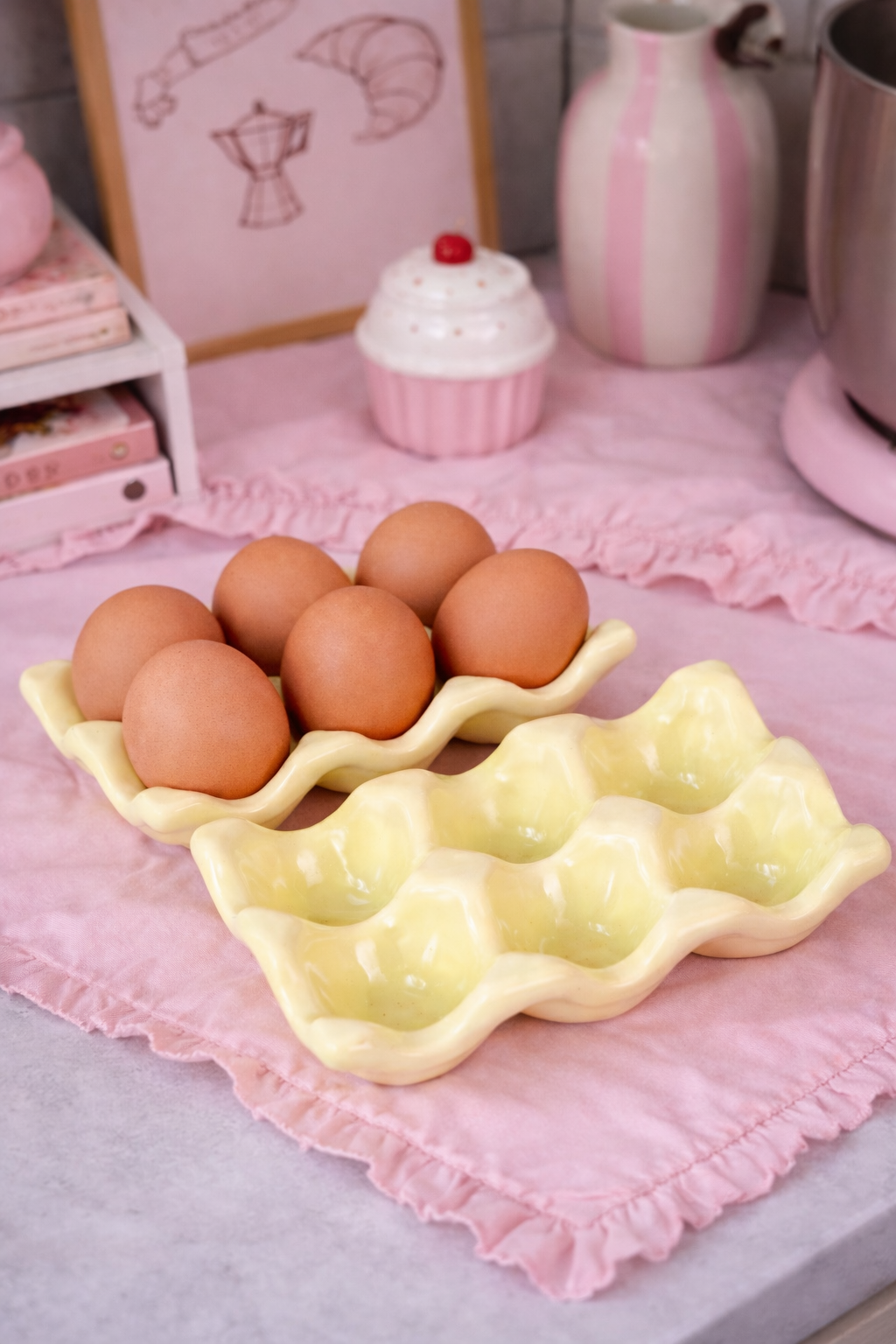 Egg-stra Cute Tray