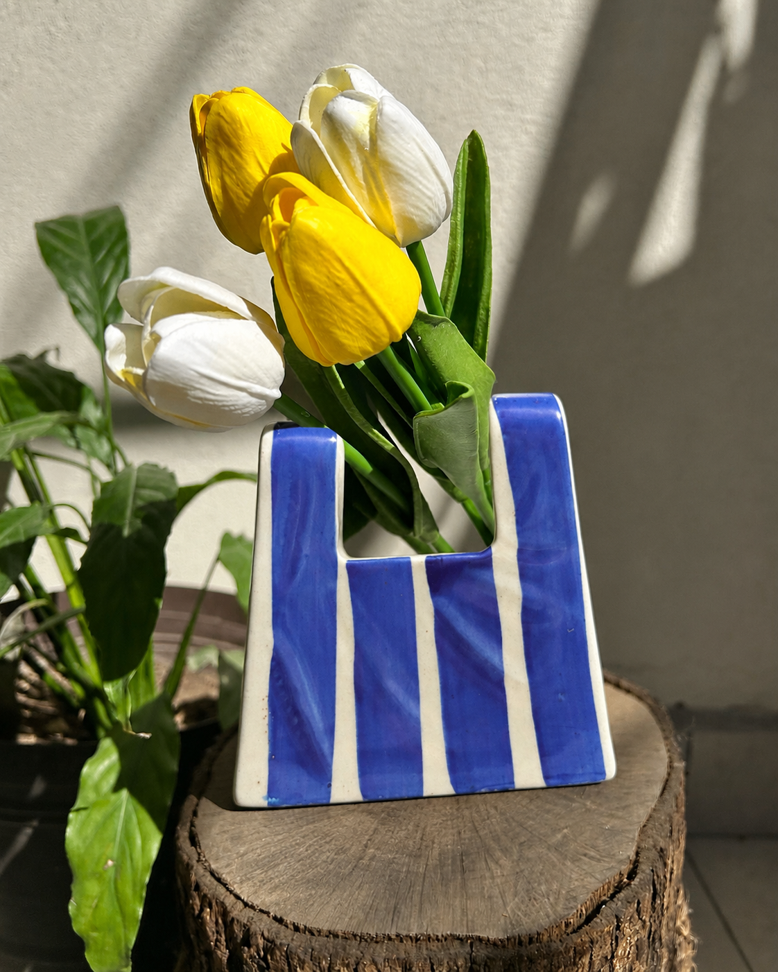 Mini Blue Tote Vase / organizer