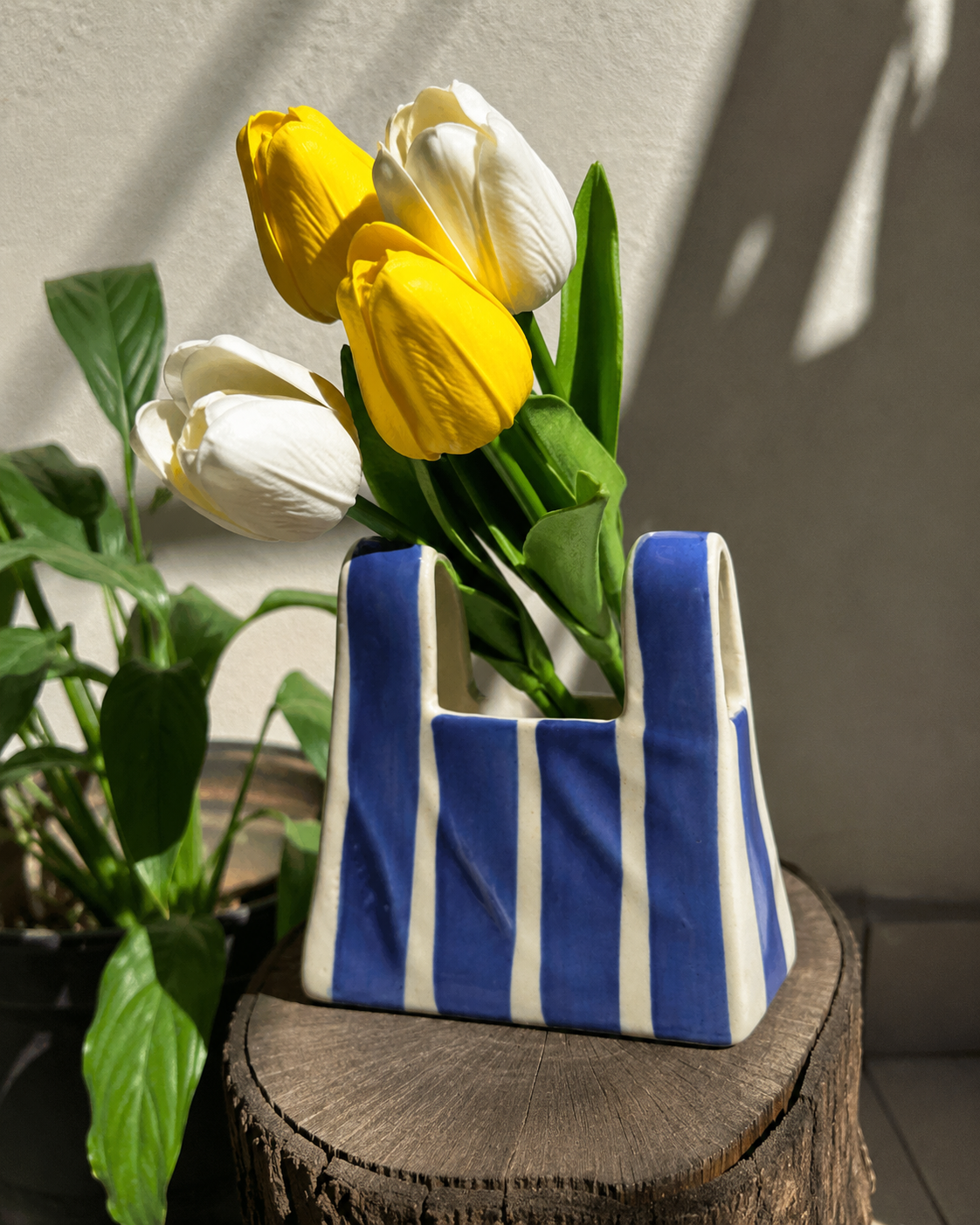 Mini Blue Tote Vase / organizer