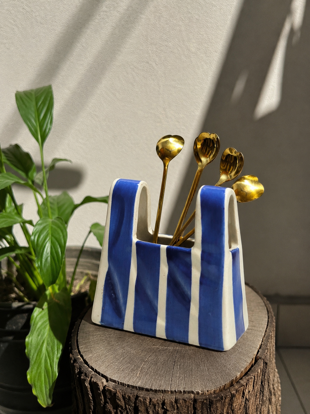 Mini Blue Tote Vase / organizer