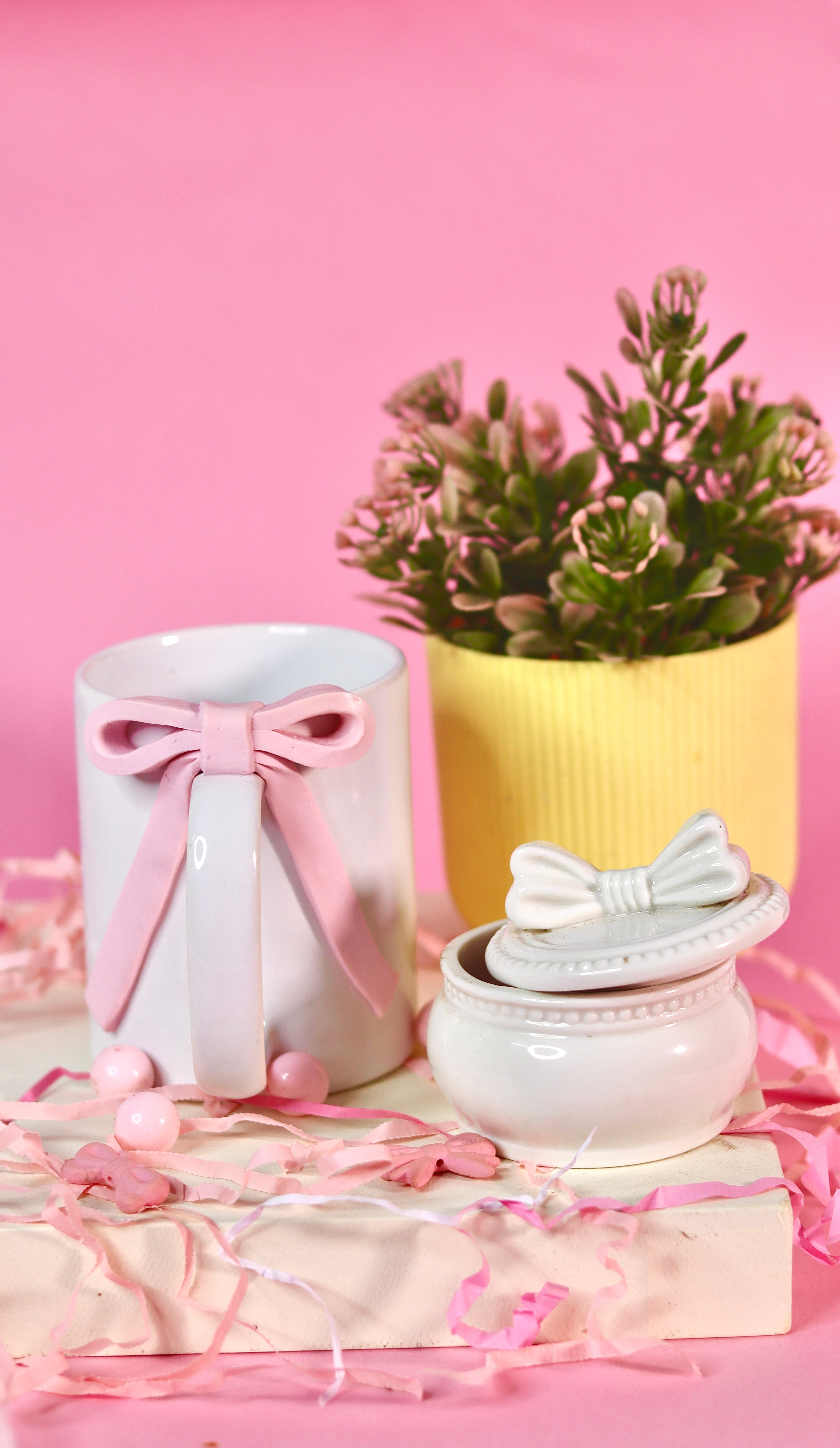 Pretty-in- Pink bow mug
