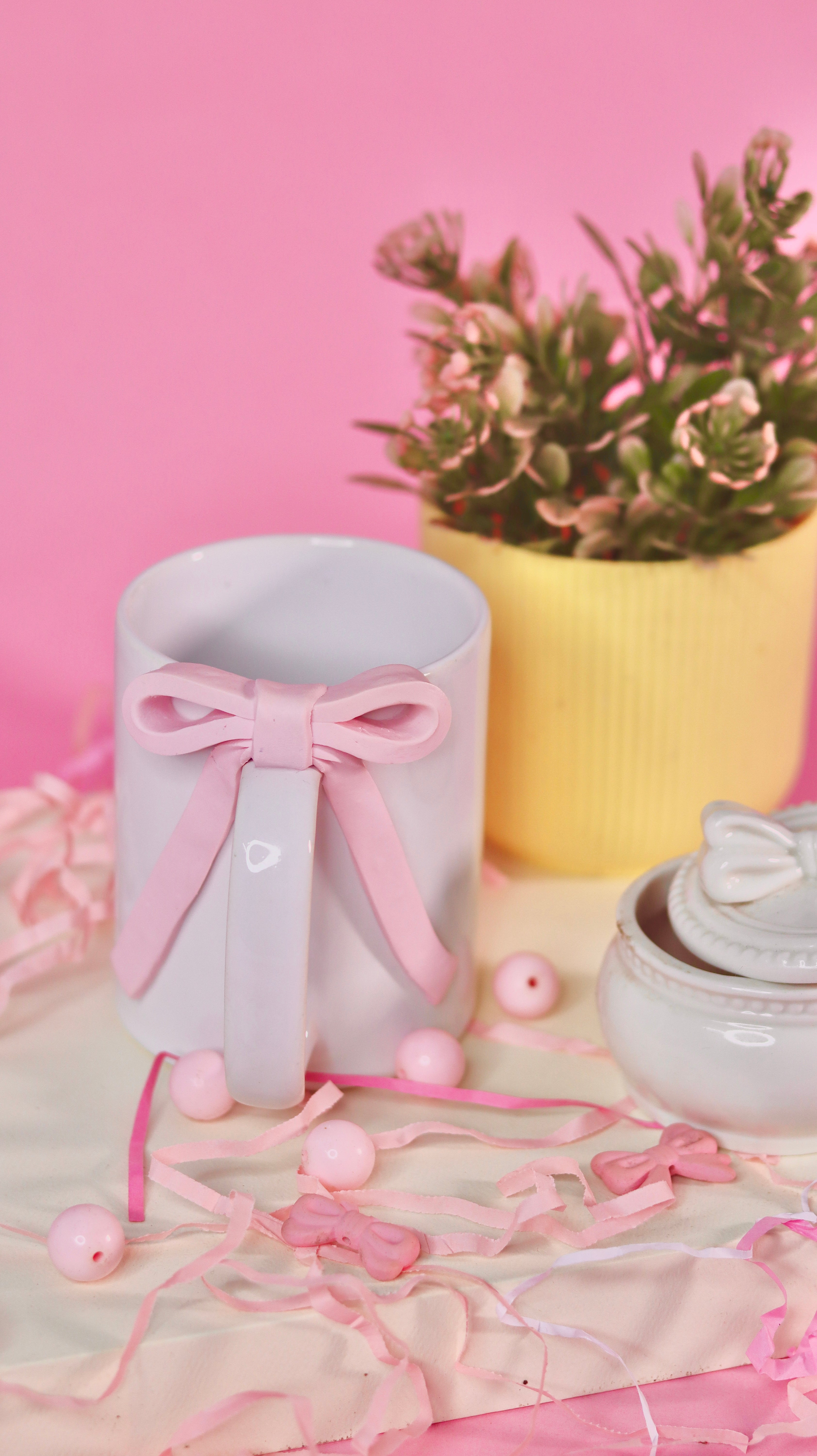 Pretty-in- Pink bow mug