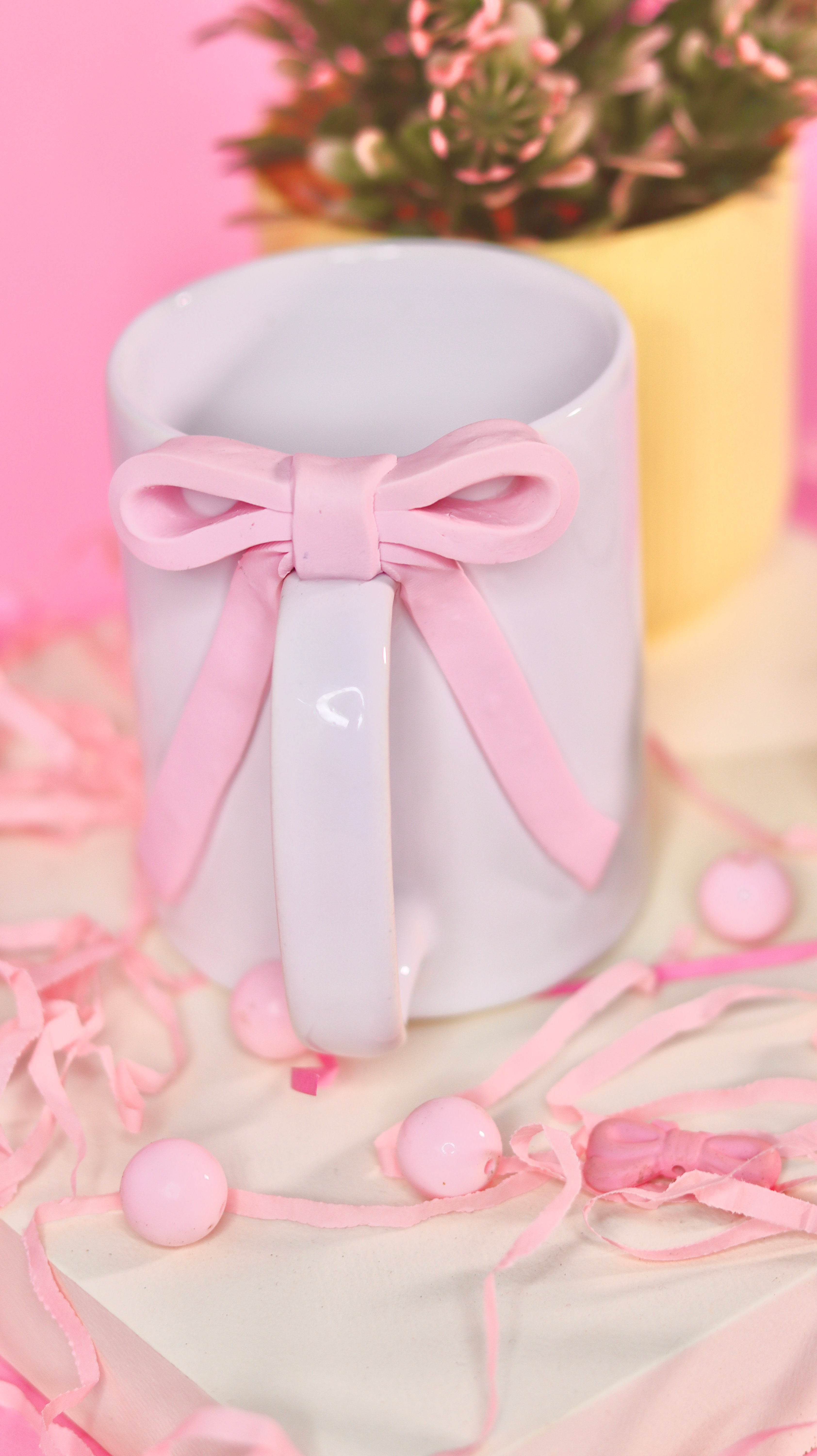 Pretty-in- Pink bow mug